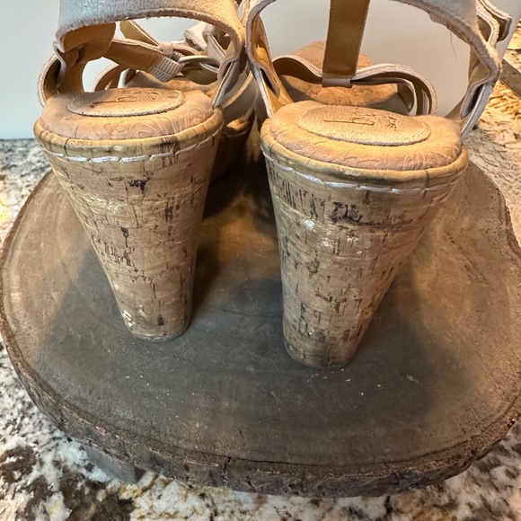 BOC Wedge Heel Sandals with Silvery White Leather Straps.  Size 10 - Picture 4 of 6
